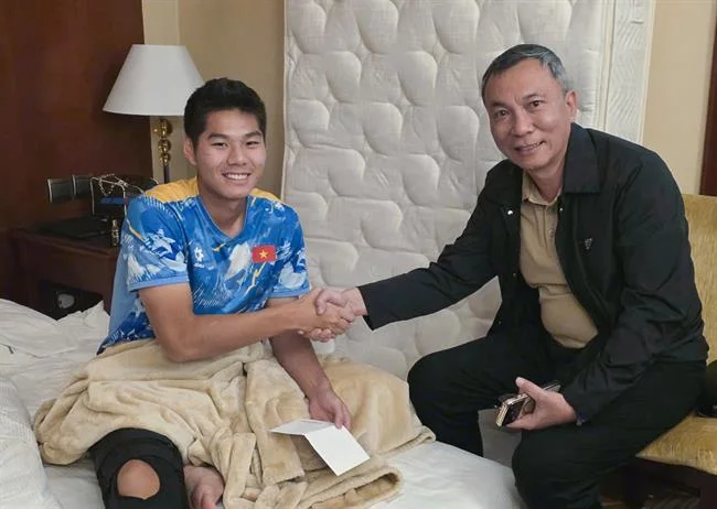 Minh họa các điều khoản và điều kiện phức tạp được đơn giản hóa, với biểu tượng công lý và các quy định rõ ràng của daga68 bet